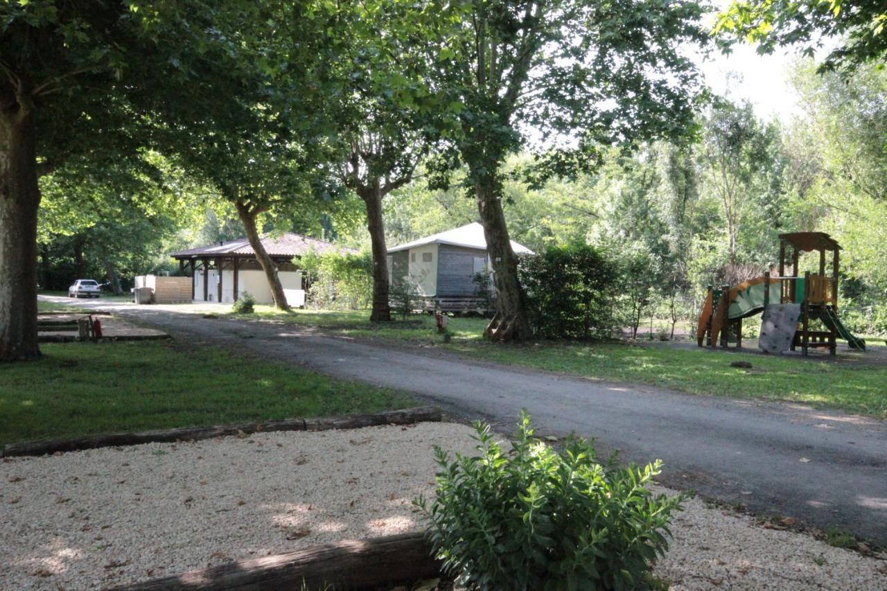 Camping L'Ilot Du Chail Sansais Exterior foto