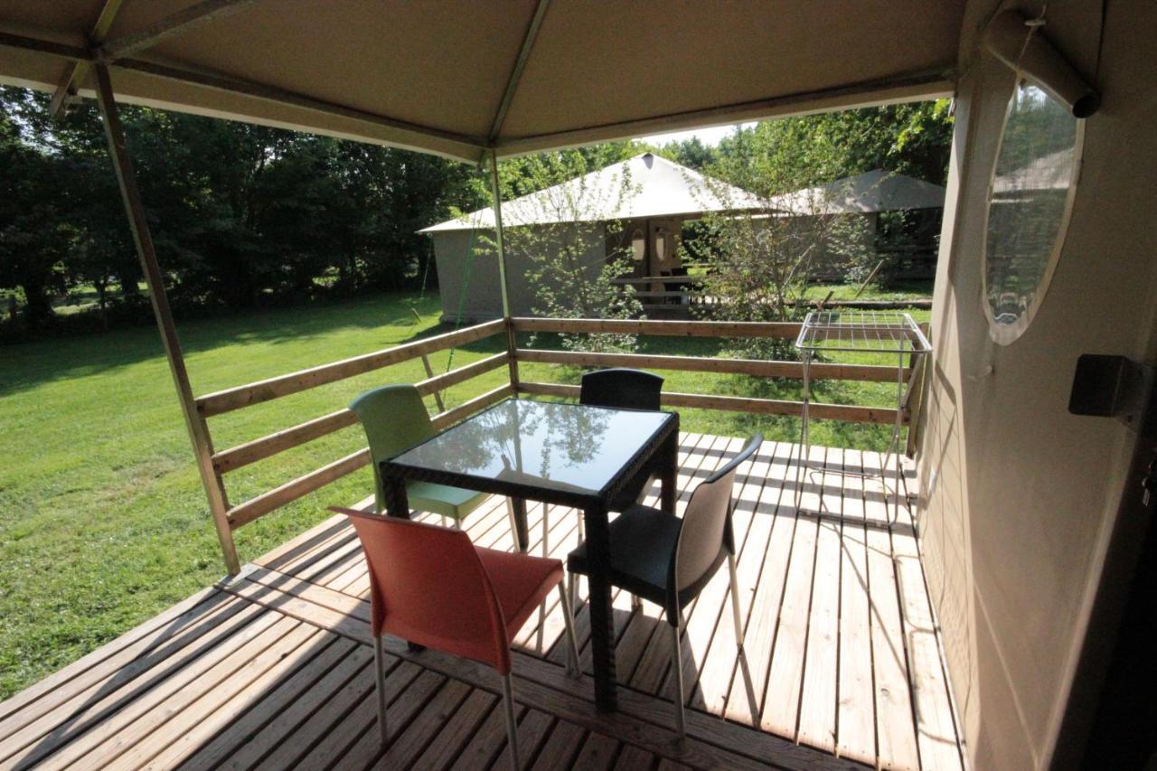 Camping L'Ilot Du Chail Sansais Exterior foto