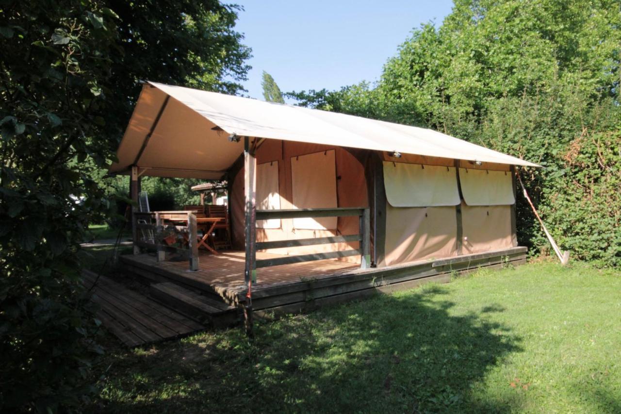 Camping L'Ilot Du Chail Sansais Exterior foto