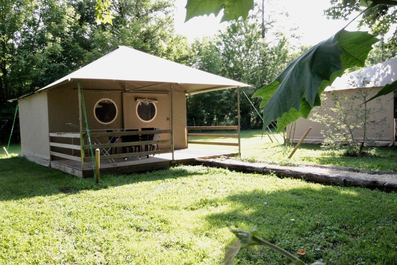 Camping L'Ilot Du Chail Sansais Exterior foto