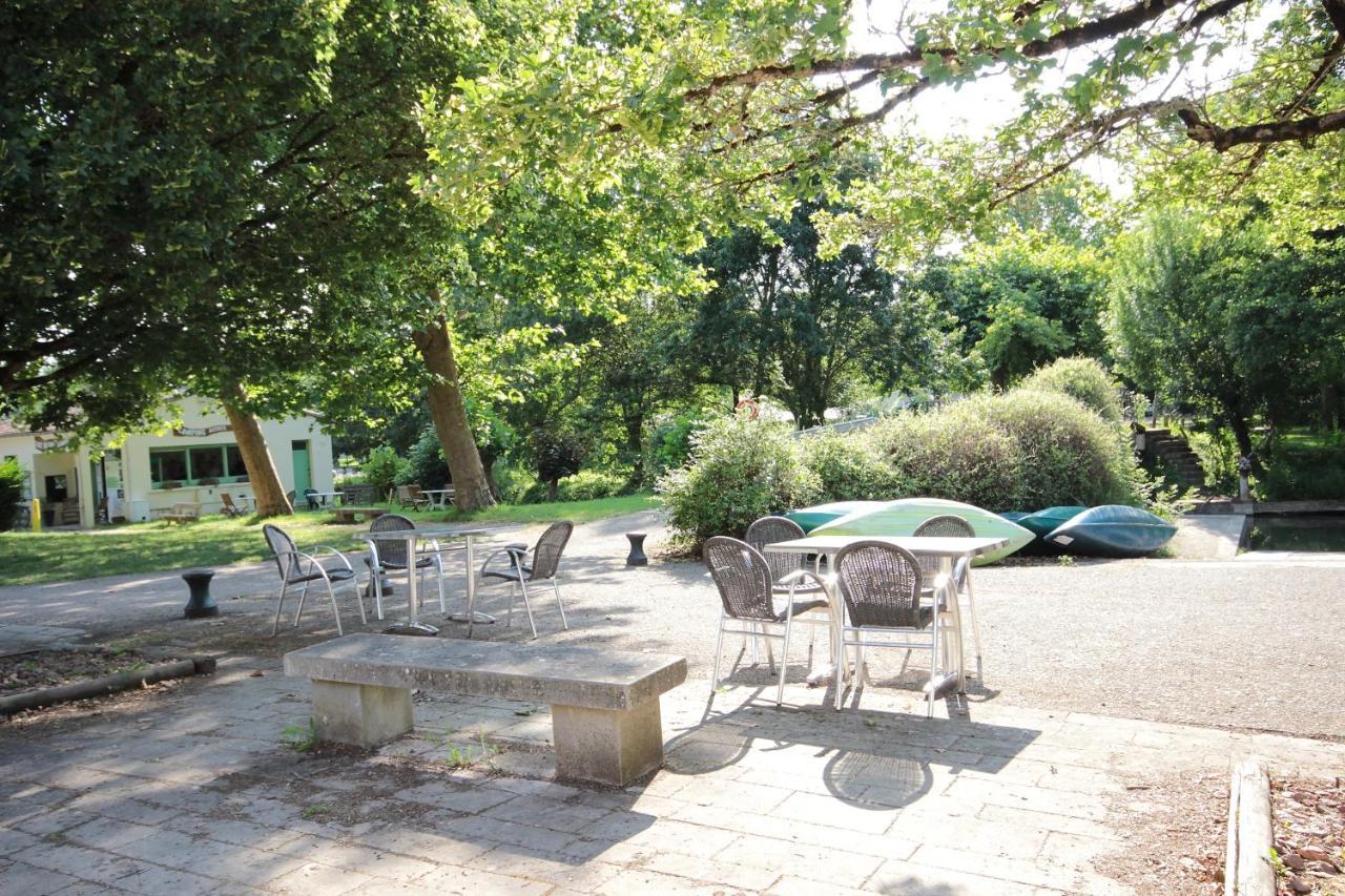 Camping L'Ilot Du Chail Sansais Exterior foto