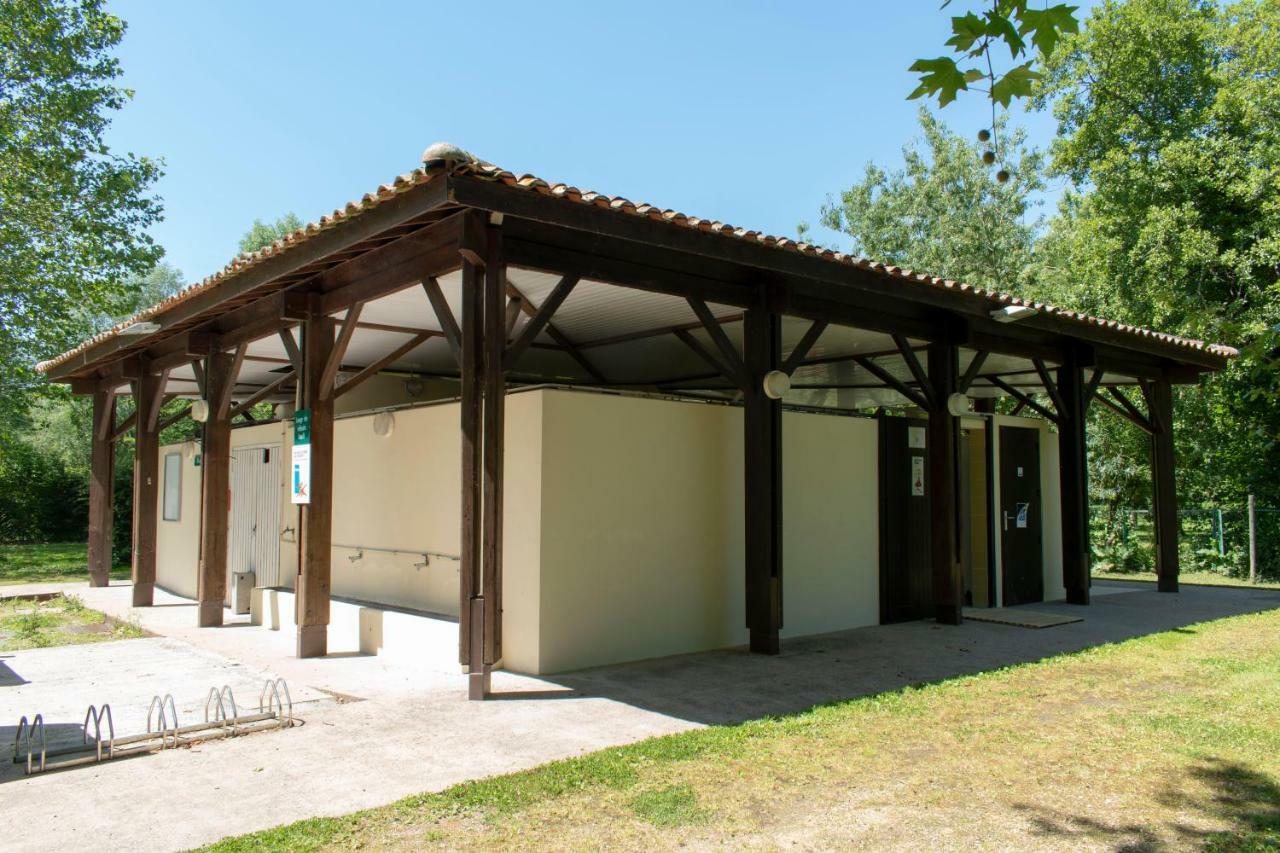 Camping L'Ilot Du Chail Sansais Exterior foto