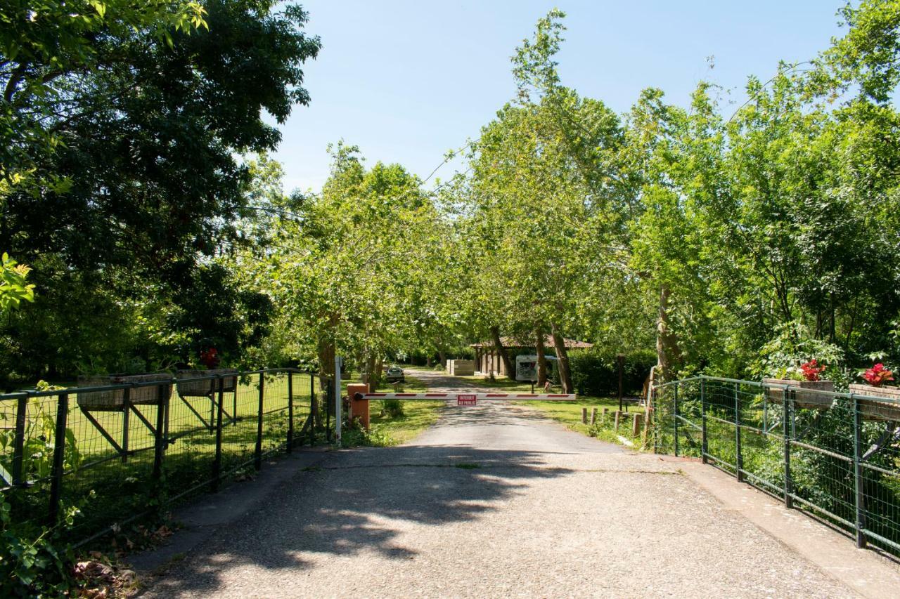 Camping L'Ilot Du Chail Sansais Exterior foto