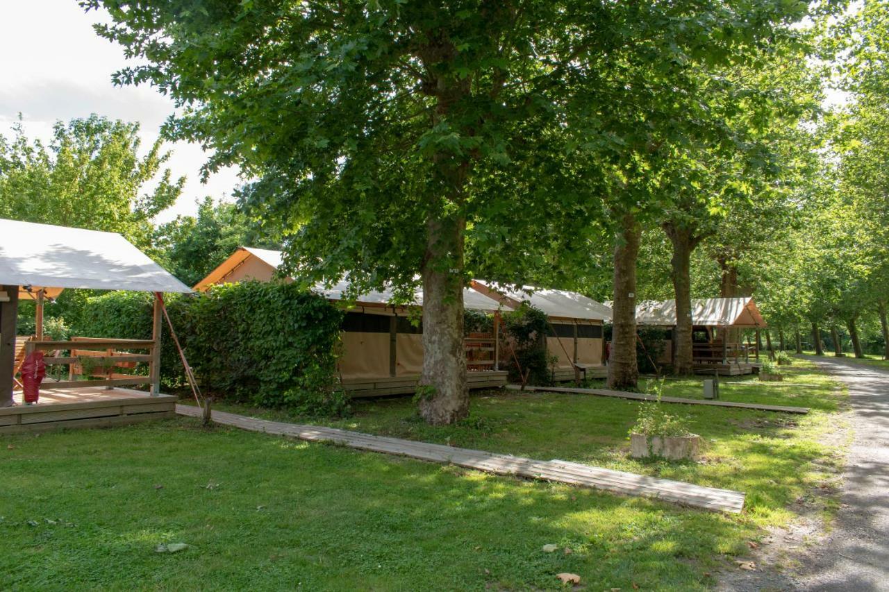 Camping L'Ilot Du Chail Sansais Exterior foto