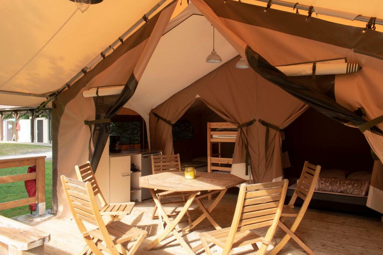 Camping L'Ilot Du Chail Sansais Exterior foto