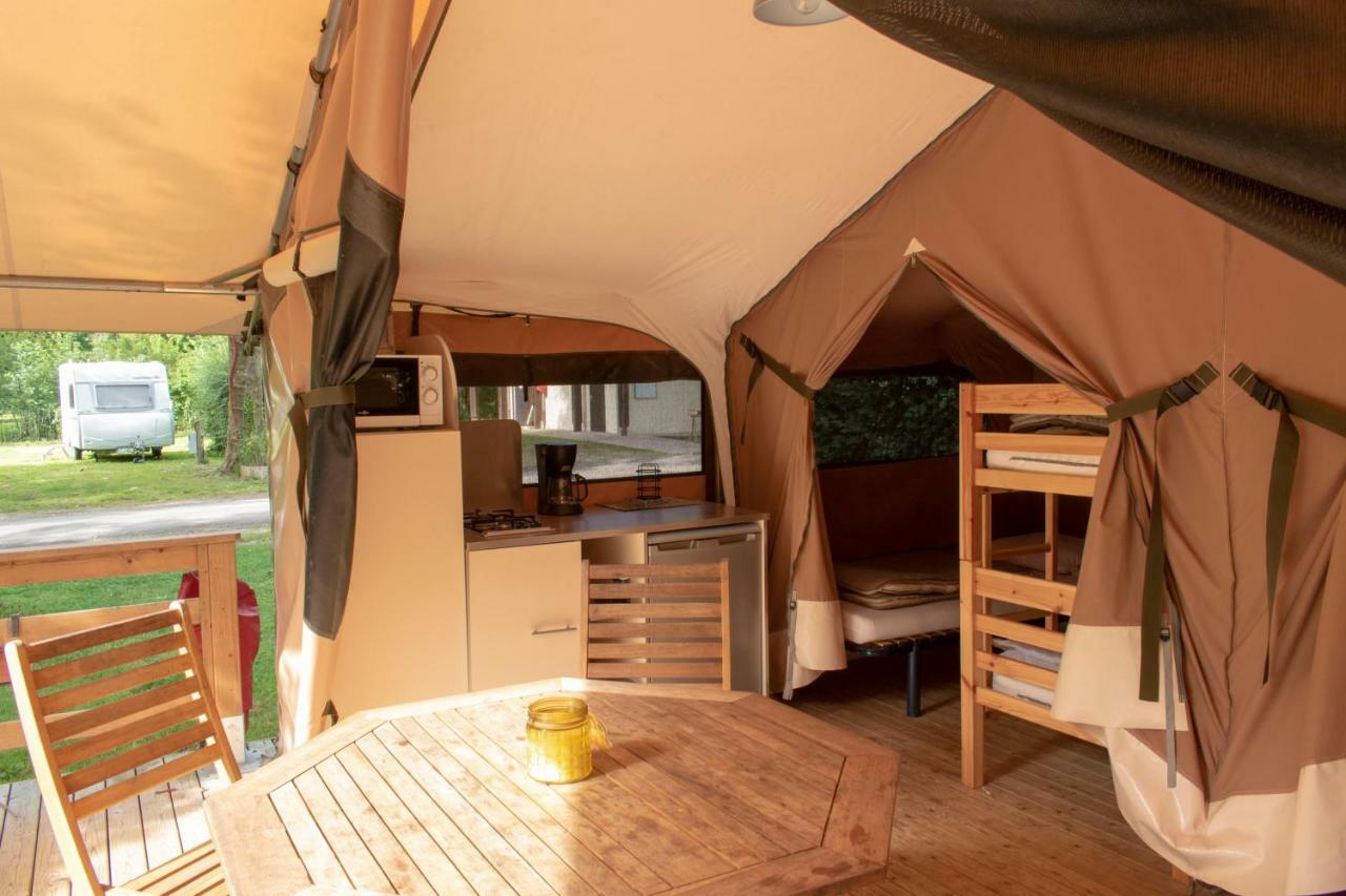 Camping L'Ilot Du Chail Sansais Exterior foto